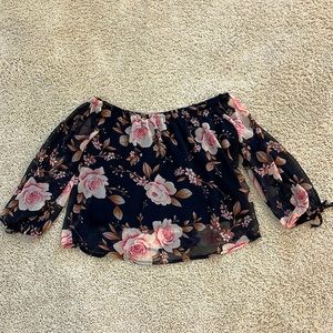 Black American Eagle off the shoulder top / size XS